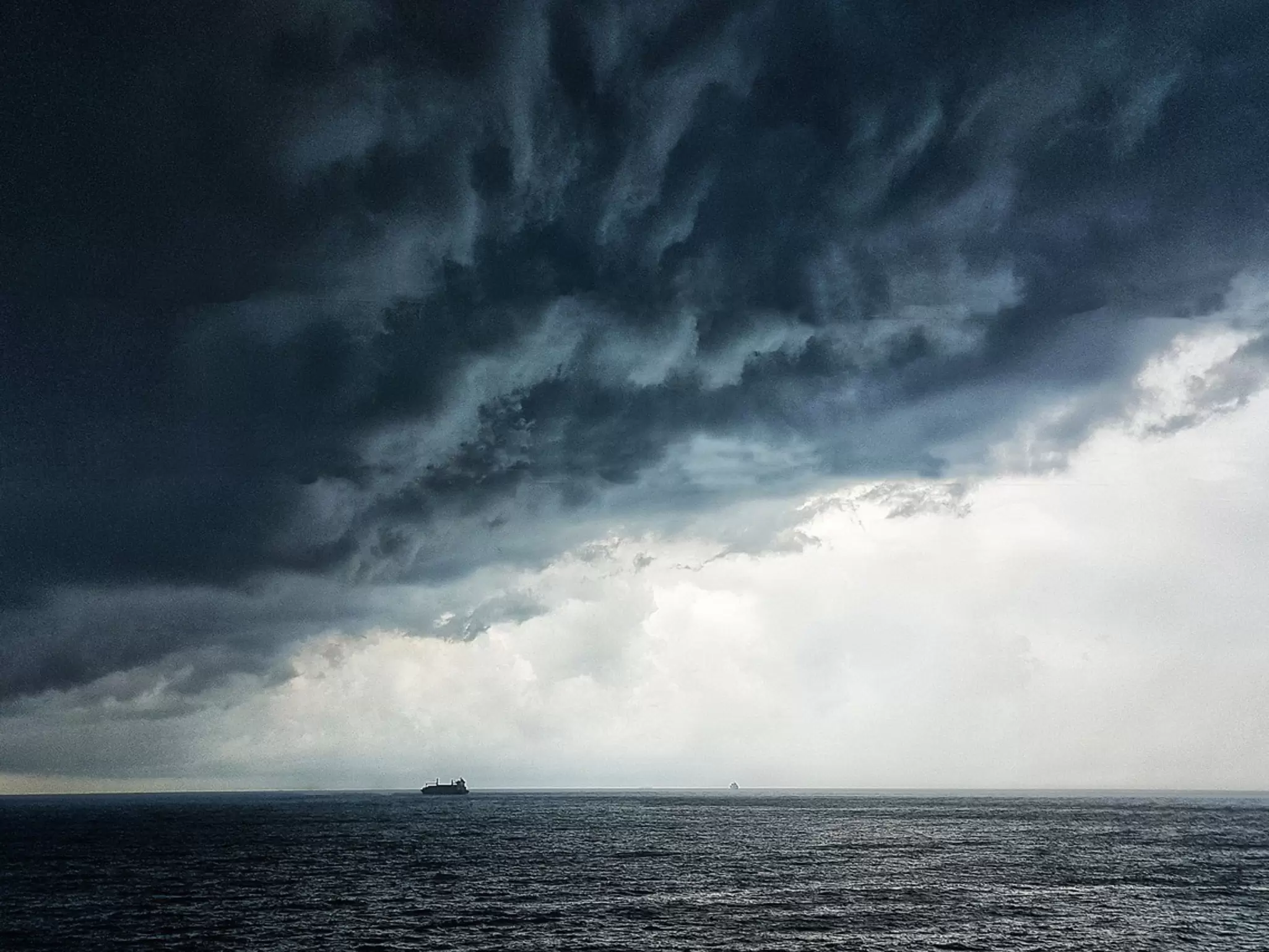 thunderstorm-4375844_1280.jpg