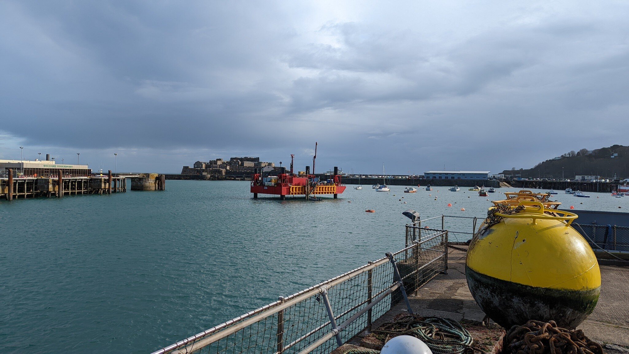 Aran 250 jack-up barge in Guersey port