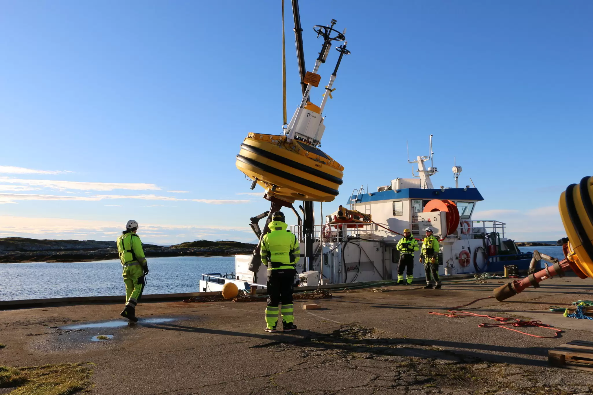 Seawatch Buoy waiting to be deployed 08.JPG