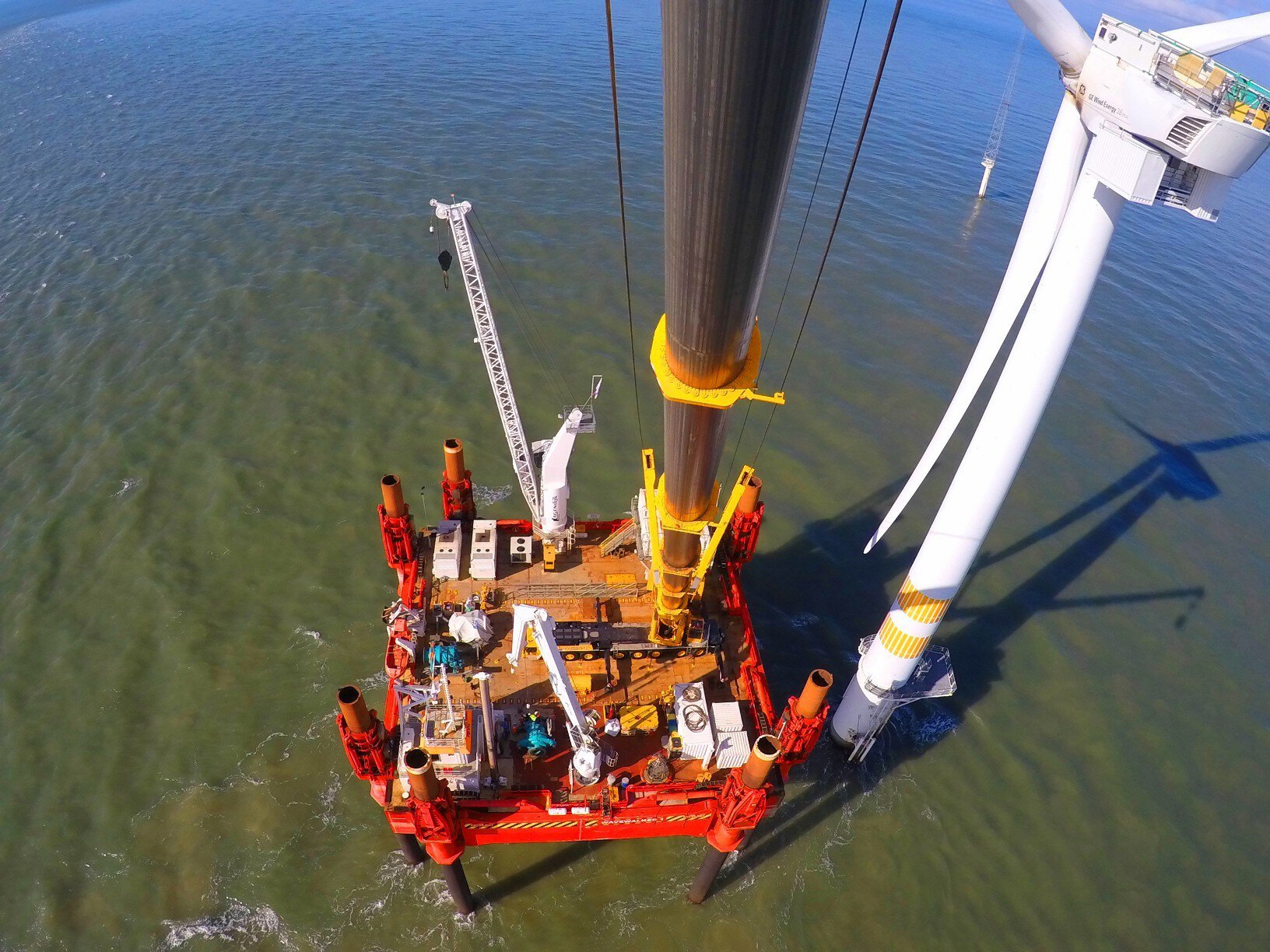 Undertaking a "Gear Box Replacement - Arklow Bank Offshore Wind Farm, Ireland".
DCIM\102GOPRO\G0113158.