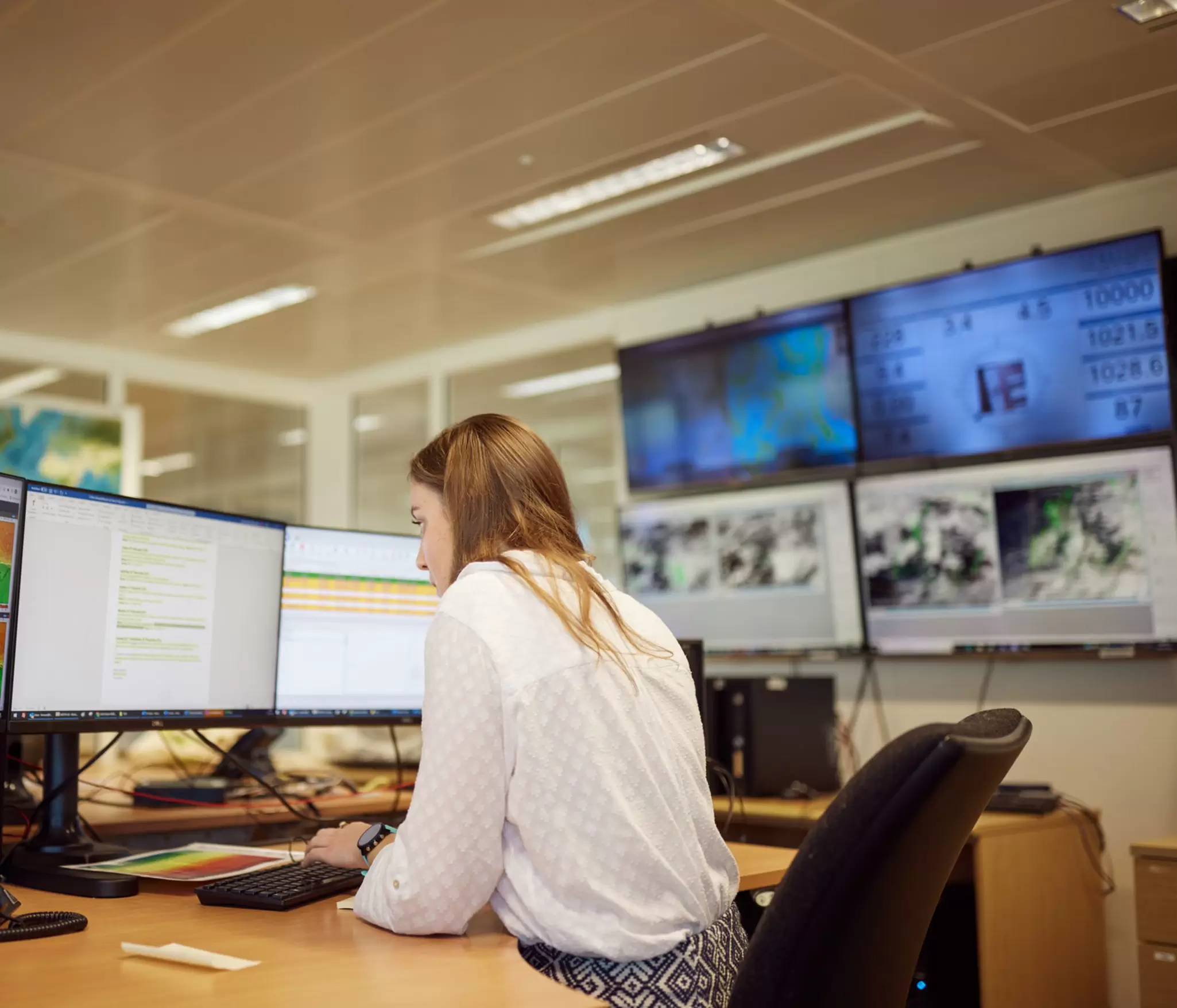 Weather forecasters in Wallingford office 04.jpg