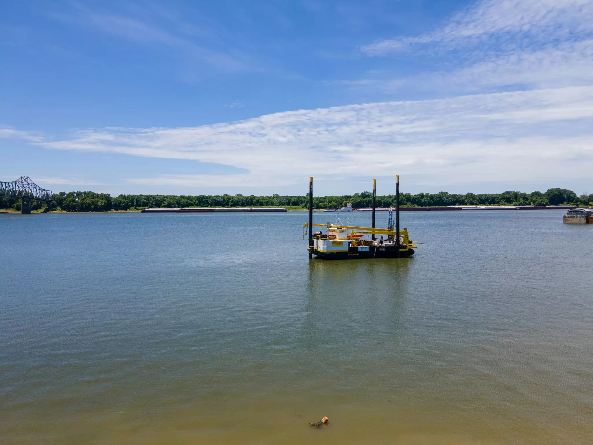 Lift boat on Mississippi 3.jpg