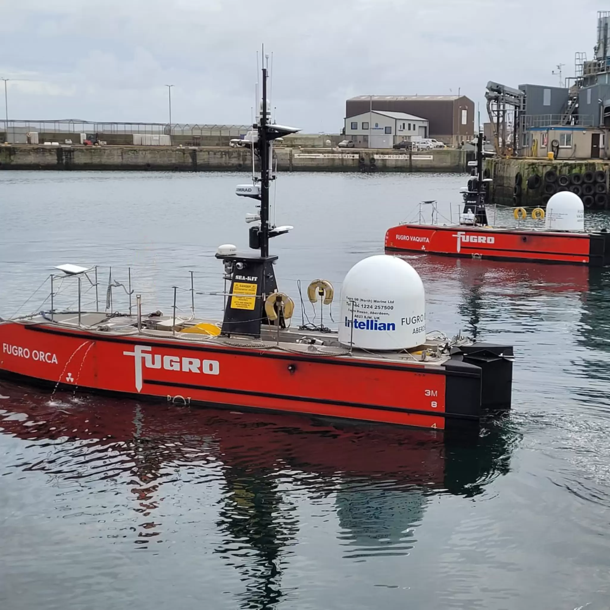 Fugro Orca and Fugro Vaquita (cropped).png
