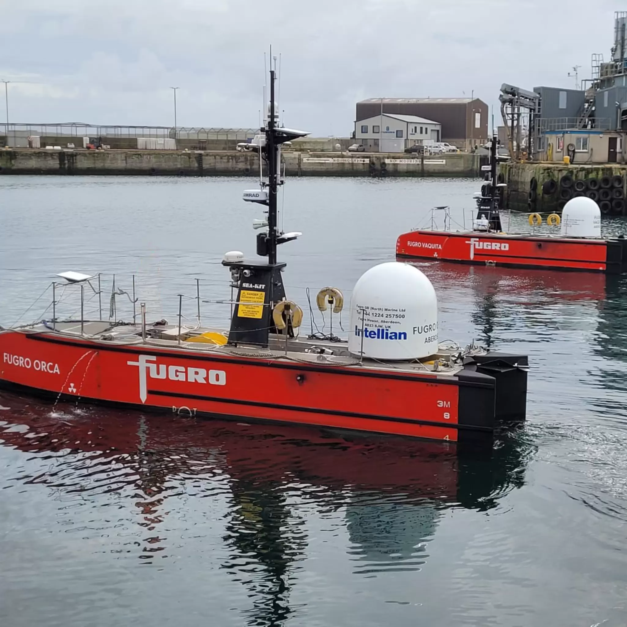 Fugro Orca and Fugro Vaquita (cropped).png