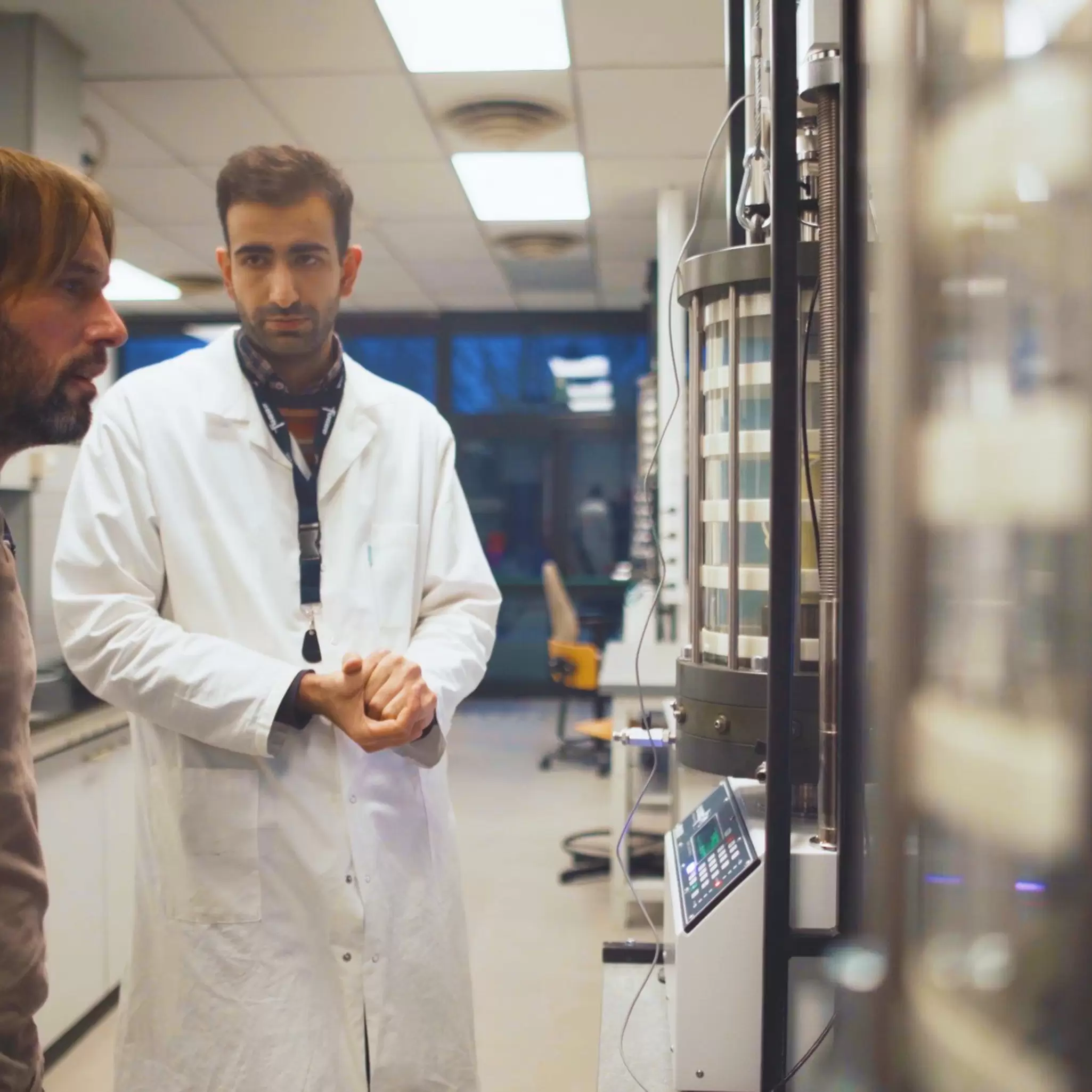 Employees working in Belgium laboratory 01.jpg