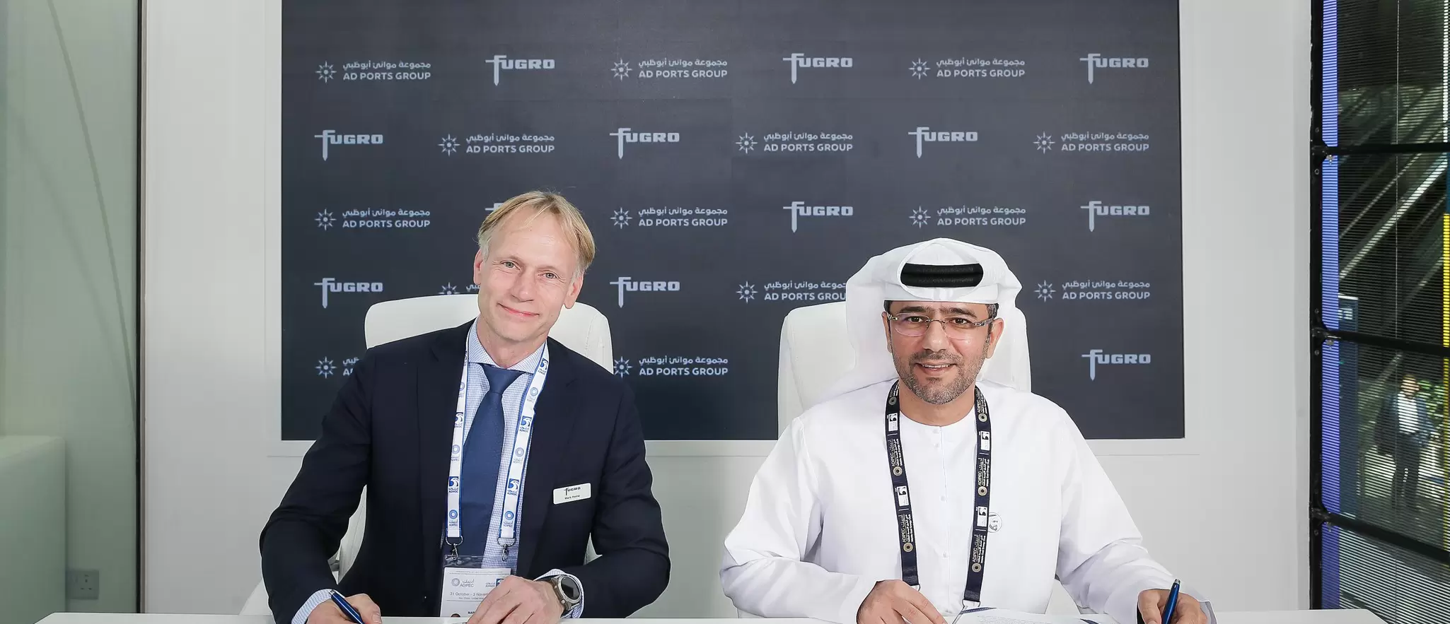 Mark Heine and AD Ports Group CEO signs agreement 03.png