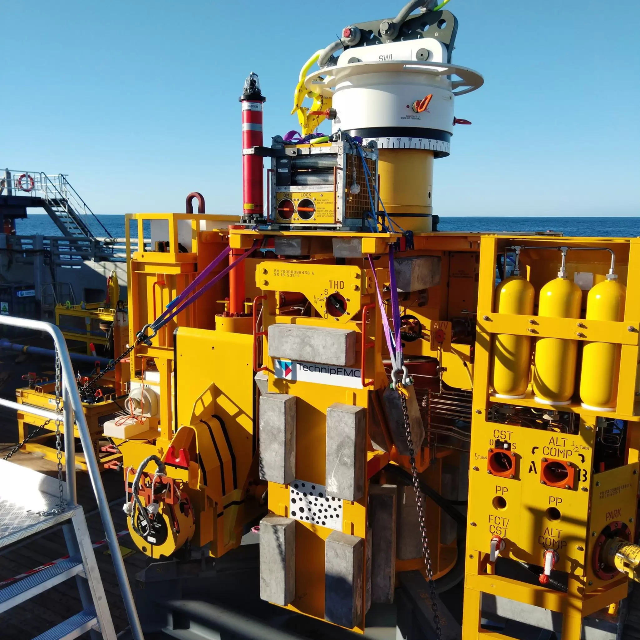 HXT on deck of Fugro Etive.jpg