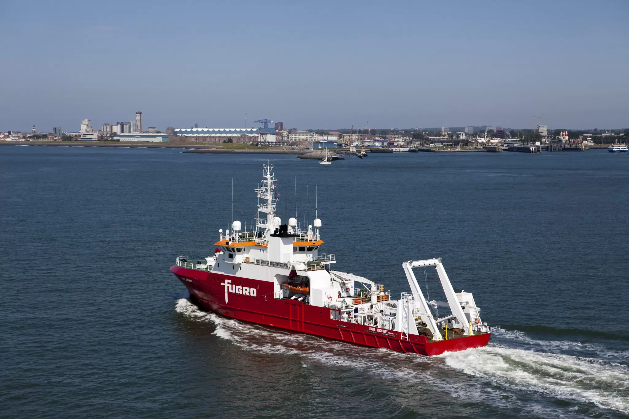 Fugro Discovery 03.jpg