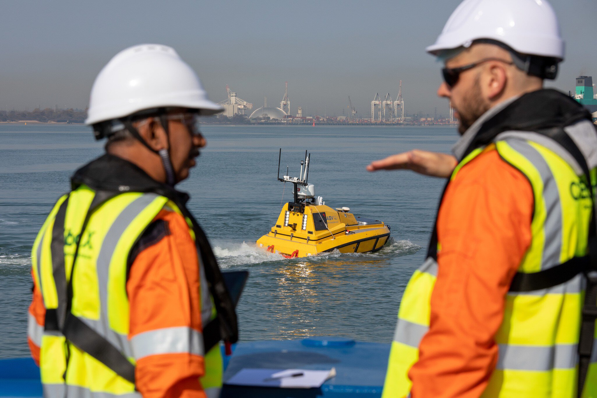 Staff from Fugro taking part in a practical training session in the operation of uncrewed surface vessels (USVs) on board the WillChallenge on Southampton Water.
-
Fugro Middle East personnel have completed the world's first Maritime Autonomous Surface Systems (MASS) professional certified training delivered by SeaBot XR at their training academy CEbotiX, the National Centre for Operational Excellence in Marine Robotics based in Southampton, UK.