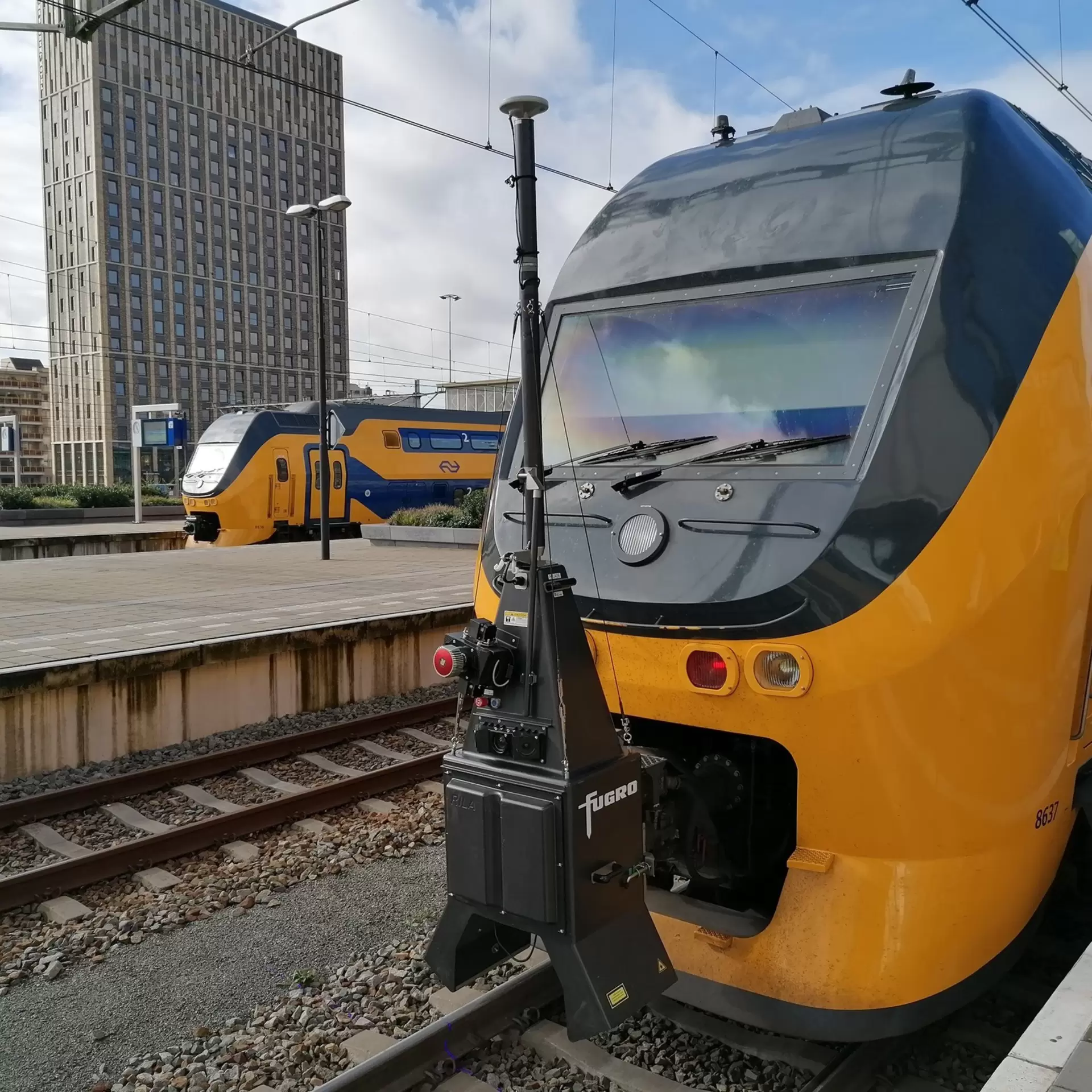 rila-system-mounted-on-an-in-service-train.jpeg