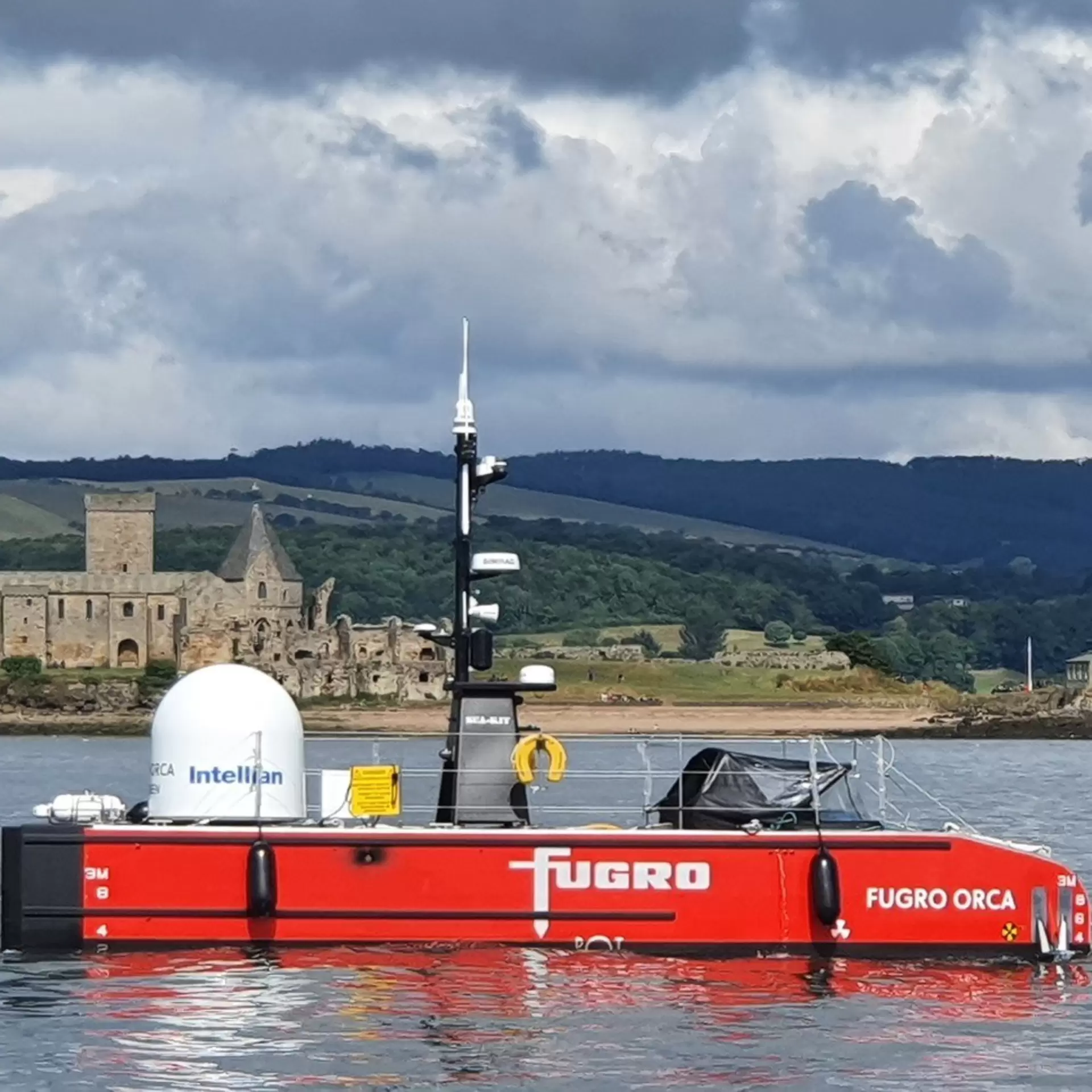 Blue Essence USV in Rosyth 01.jpg