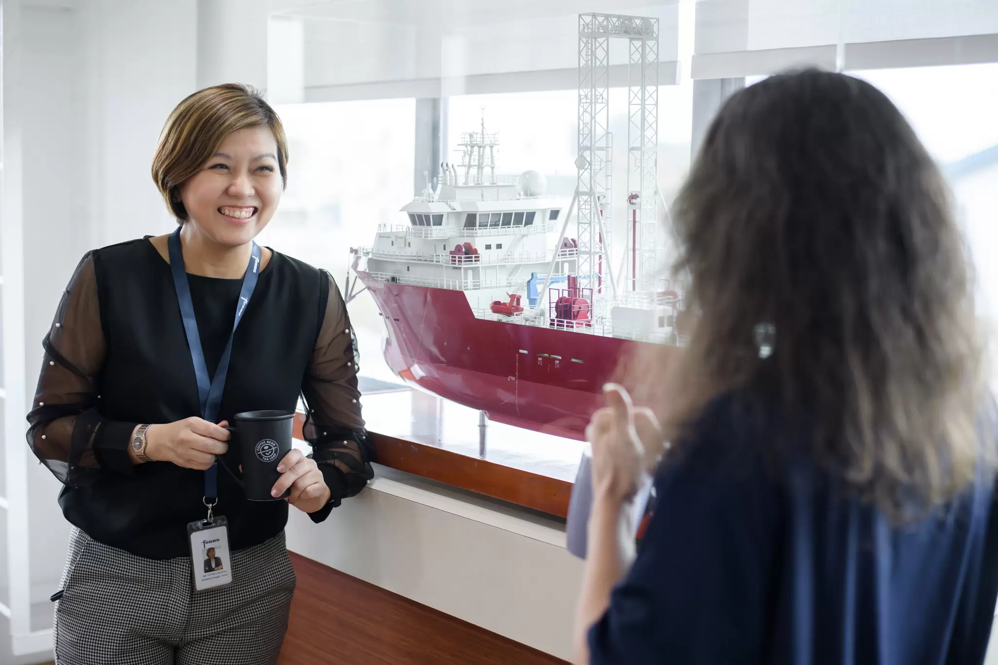 Employees having discussion 02.jpg