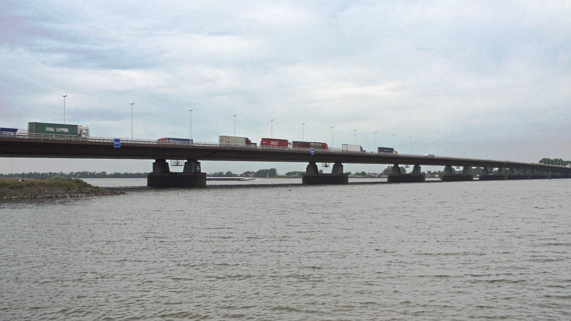 Advanced video data paves way to smarter bridge monitoring | Fugro