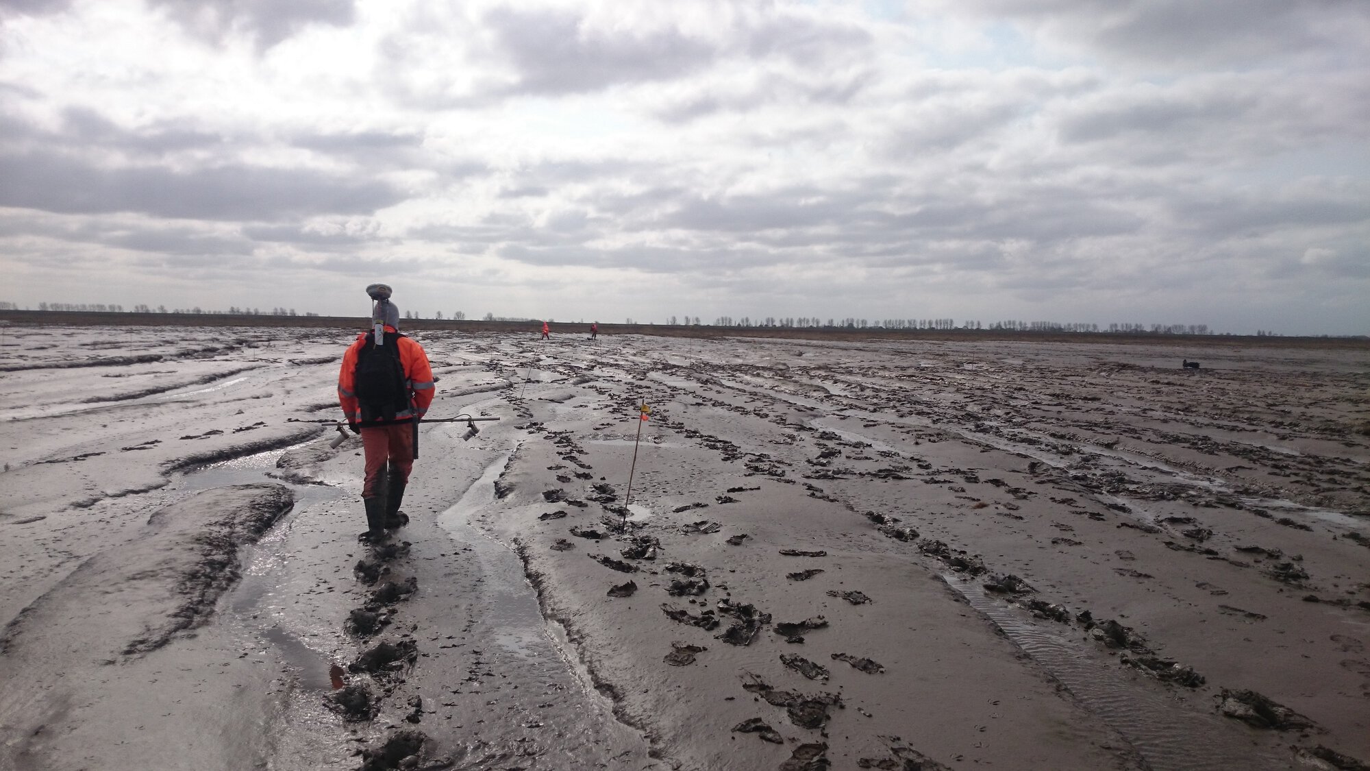 UXO survey in tidal flats.jpg